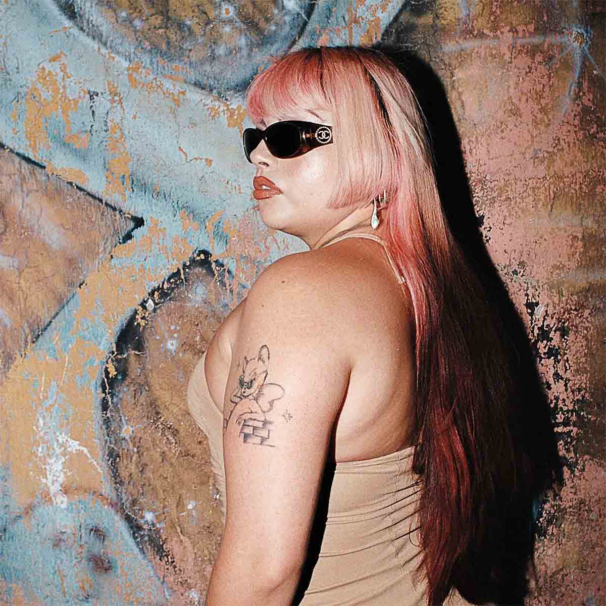 "Karla Donato a.k.a roho7nailz en la Consti", Ada Navarro, 2021