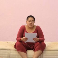 Still del performance "Dear Joshua" de Sofía Cabrera López