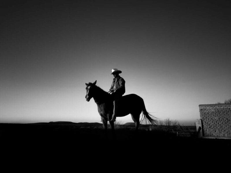 Jesse Mireles. De la serie Mal de la tierra. 2019-2022. Fotografía digital Jesse Mireles. De la serie Mal de la tierra. 2019-2022. Fotografía digital